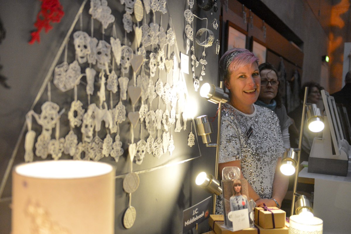 We're incredibly excited for the launch of #CraftFairContemporary this Friday! Join us for live music, free mulled wine, mince pies (FCFS) and explore hundreds of stunning, unique products. Fri 17 Nov, from 6pm. Free entry &gt; bit.ly/2haRmha