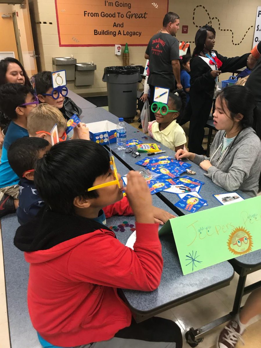 FloraRidge's tweet image. Flora Family Literacy Night
#ReadingandLearning
@FloraRidge 
@Osceolaschools