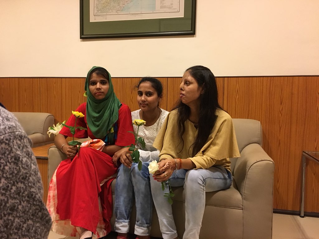 VasiniSingh's tweet photo. Team  ready to meet Cm at cm office.   In  waiting  room....

@StopAcidAttacks @CMO_Odisha @Naveen_Odisha @tweettosheroes https://t.co/6Sg7lu5MIt