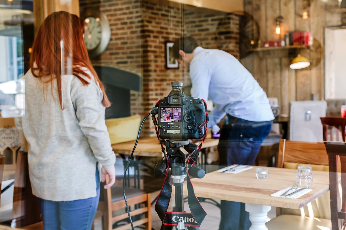 bokehphotograph's tweet photo. Snuck out and shot this through the window whilst the @DrinkCranes team were busy prepping yesterday. 'Proper' shots taken via tethered #Canon #1Dx with #580EXII #speedlite in reflective umbrella just out of shot. #Freelance #FoodPhotographer #FoodPhotography #Cambridge https://t.co/KGqTyVIfi7