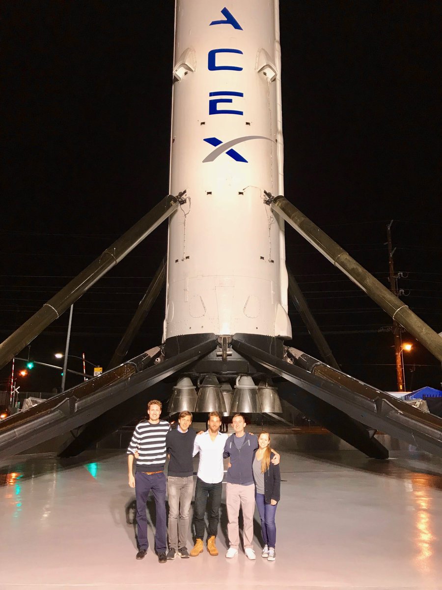 akson_ch's tweet photo. #Spacex visit in Los Angeles - #California #Dragon #ElonMusk #LA #LosAngeles #ProductionPlant #Projects #Rocket #Science @spacex https://t.co/2tIIZEA6I4 https://t.co/psmBXHGsiz