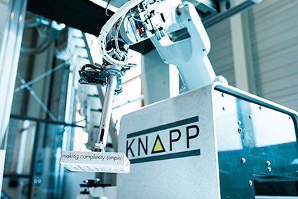 KNAPP’s picking robot at Logistica trade fair, from November 28-30, 2017 at Jaarbeurs Utrecht. knapp.com/en/knapps-pick…