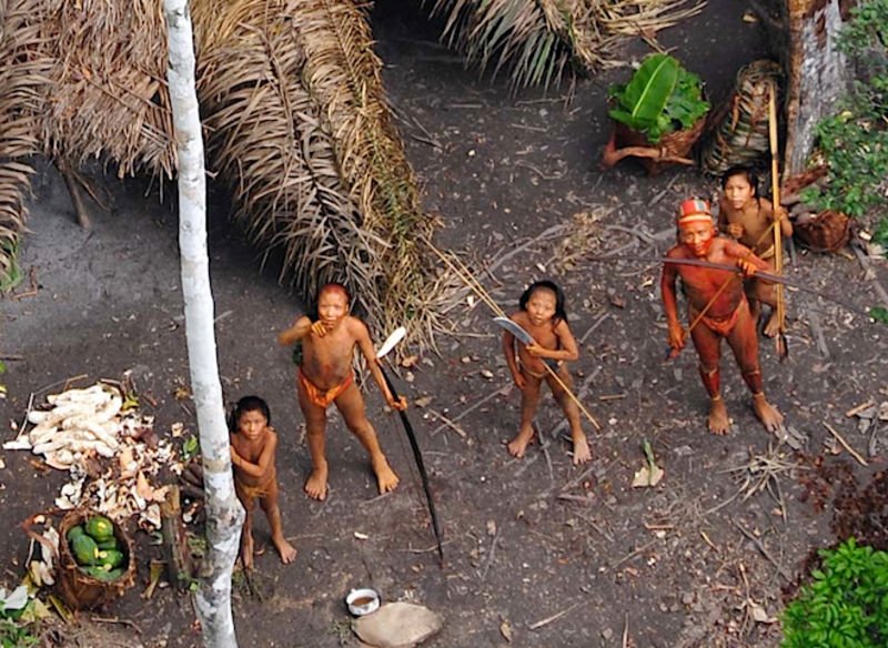 EyeOnAmazonWat's tweet photo. Uncontacted #Indigenous peoples are still being massacred in the Amazon by gold miners https://t.co/FZi7rBiO5L #COP23 #Mining #COP23Bonn https://t.co/fYNE3MKVB0
