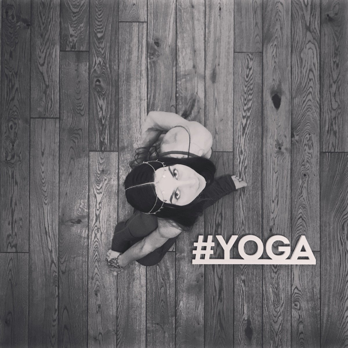 Shanti_Station's tweet photo. #️⃣YOGA 📿
Кручу-верчу, запутать хочу🌪 Это про йогу😁 #matsyendrasana 🐠#twistpose 
#yoga #goyoga #yogadaily #yogalove #fitnessyoga #йога #счастье #зож #asana #асана #yogainspiration #yogalife #yogi #yogaphotos #yogalove https://t.co/wYqqpW5Z1y