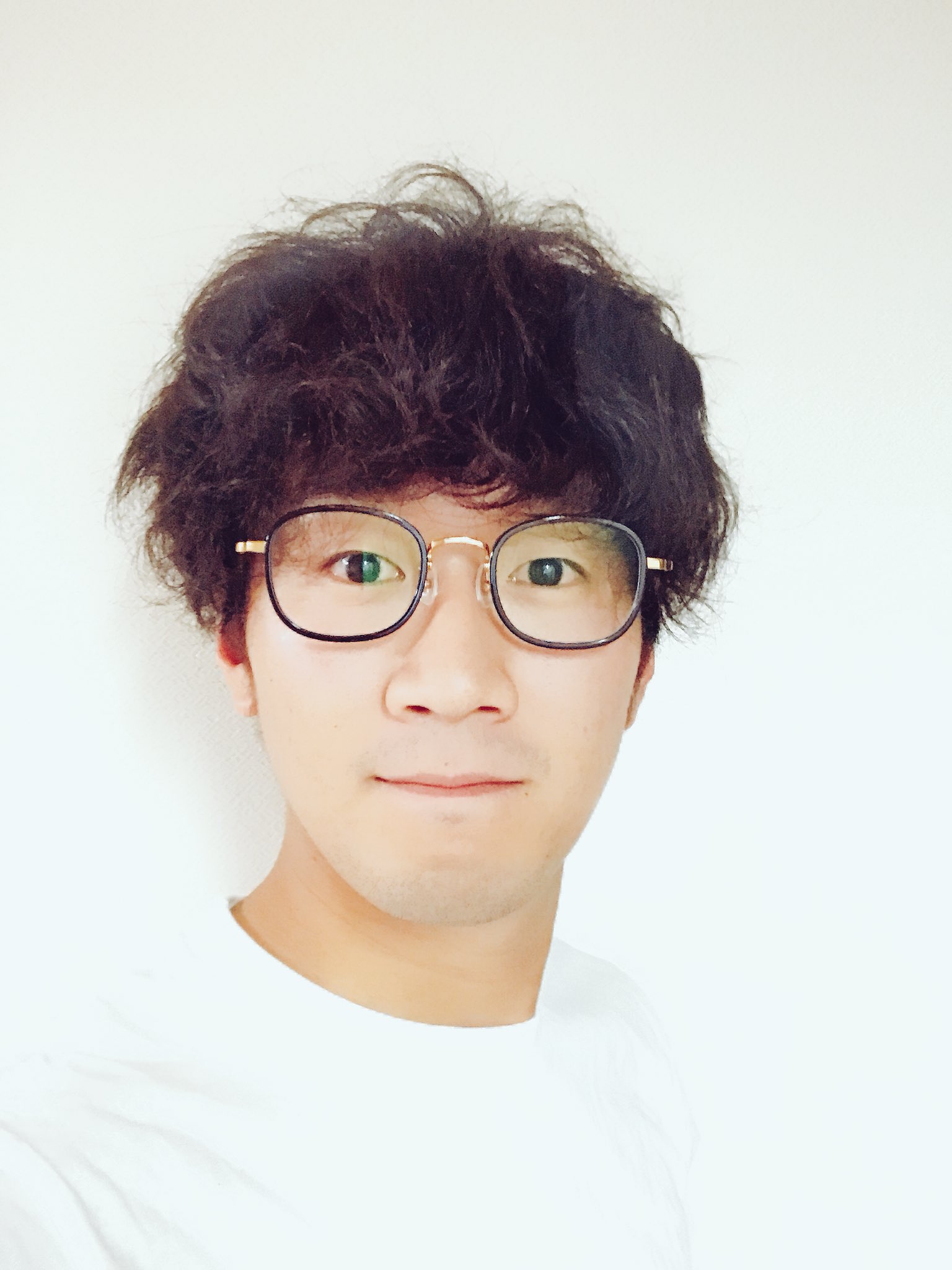よっち ボンボンtv 新メガネ特に変わってないけど やっぱ黒ゴールド好きだ T Co 8yhwi64aes Twitter