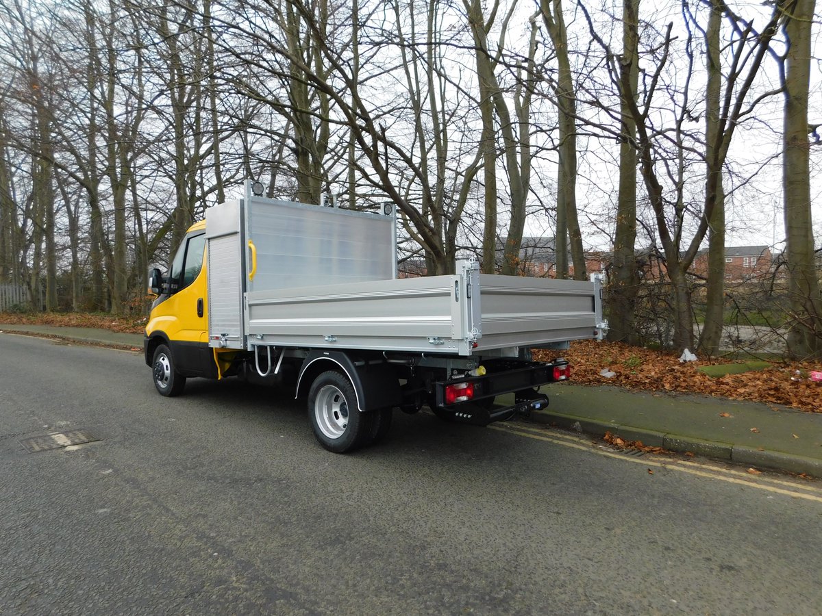 Iveco Daily fitted with aluminium tipping body &amp; Tool POD. For all enquiries, please call the office today on 01925 444 330 #Iveco #tipper