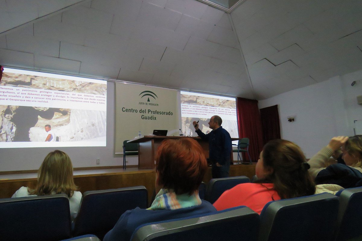 Dentro del Programa Educativo del @geo_cuaternario , ayer comenzamos la formación para profesorado del territorio en <a href="/cepguadix/">CEP de Guadix</a> . !Gracias a todos los profesores y profesoras interesados por nuestro proyecto!