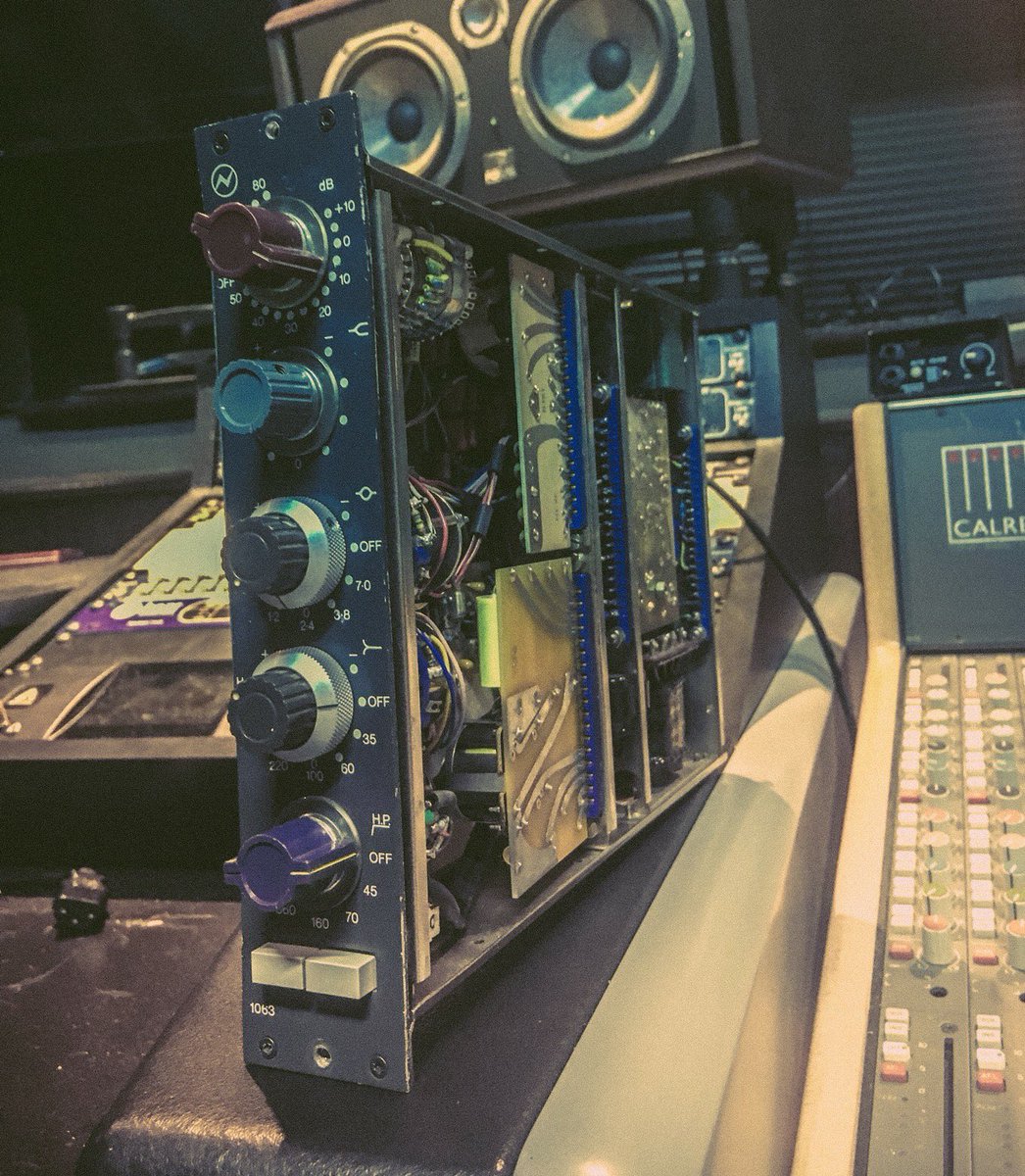 lapwingstudio's tweet photo. Welcome to the studio.. an original @Rupert_Neve #1063 - let's hope it sounds as good as it looks #vintage #Neve #LapwingStudio #StudioGear #CatchYouOutside https://t.co/X2aoFqi4mf