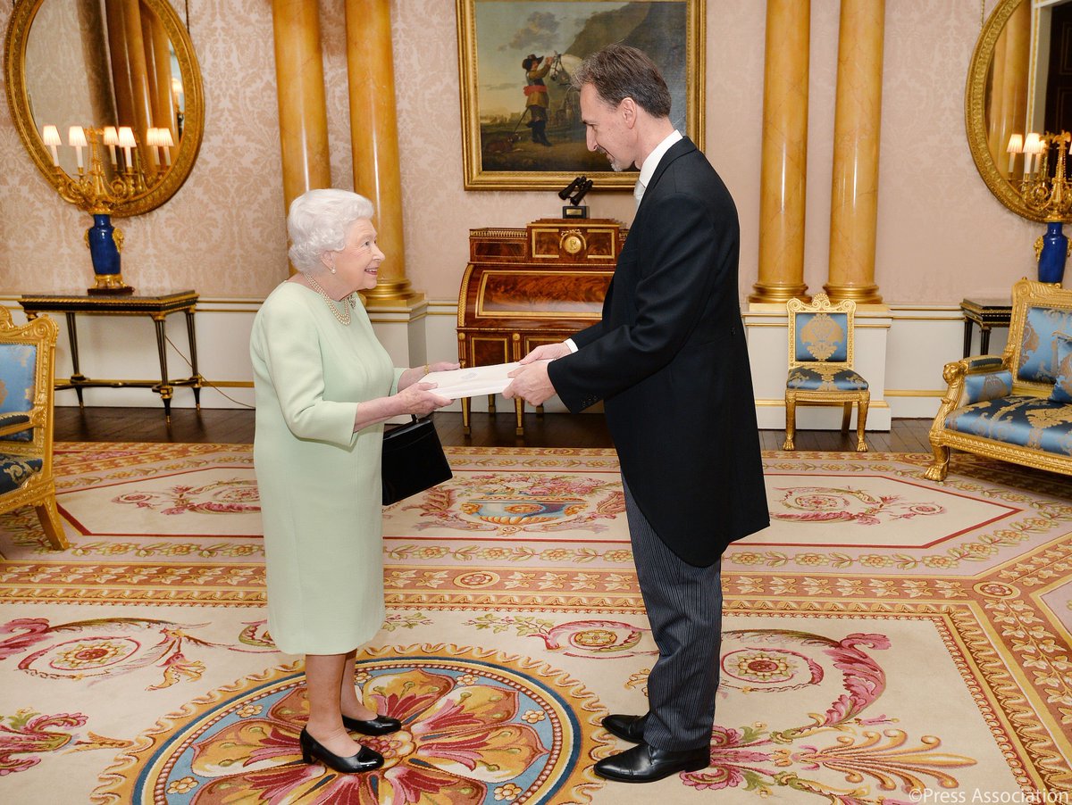 RoyalFamily's tweet image. Today at Buckingham Palace, The Queen held an audience and received the Letters of Credence from Mr Igor Pokaz, Ambassador from the Republic of Croatia.