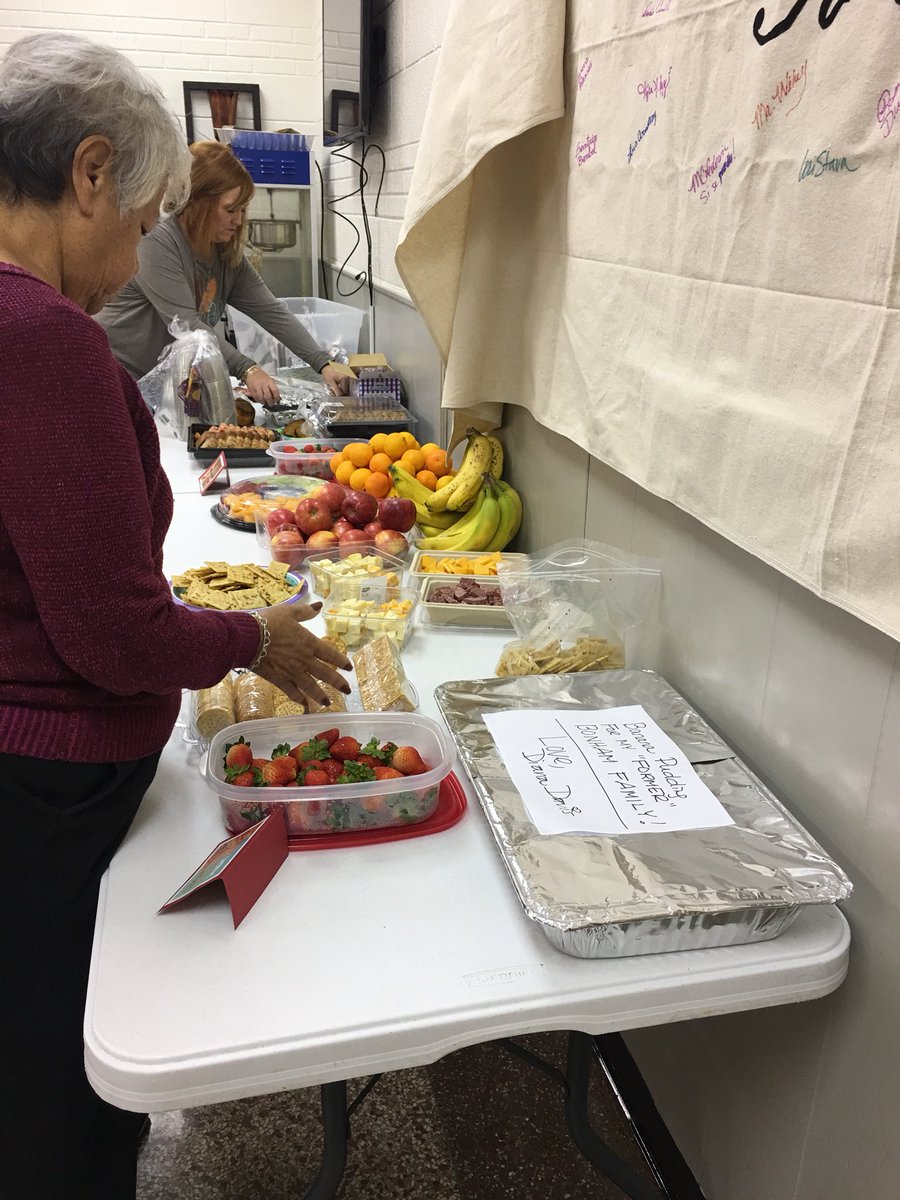 RussellAmy_87's tweet photo. #passitonECISD @BonhamOwls @juliegmarshall @EctorEagles passing it on to GREAT staff at Bonham @ttrr_ramage @KdherreraEMS @mrsddavis66 @lmnorrid @regdanlee @gonzalcr39 @kelliew41 https://t.co/wPfXeVFhFB