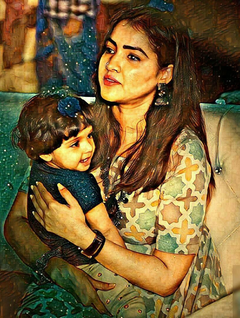 spoorthichris's tweet photo. 😍Priyanka dee and the princess GRACIA RAINA❤ Her smile 😘😘
#myedit #2angels #loveuboth #sureshraina #Missuchamp ❤ https://t.co/ksrw2UlJjn