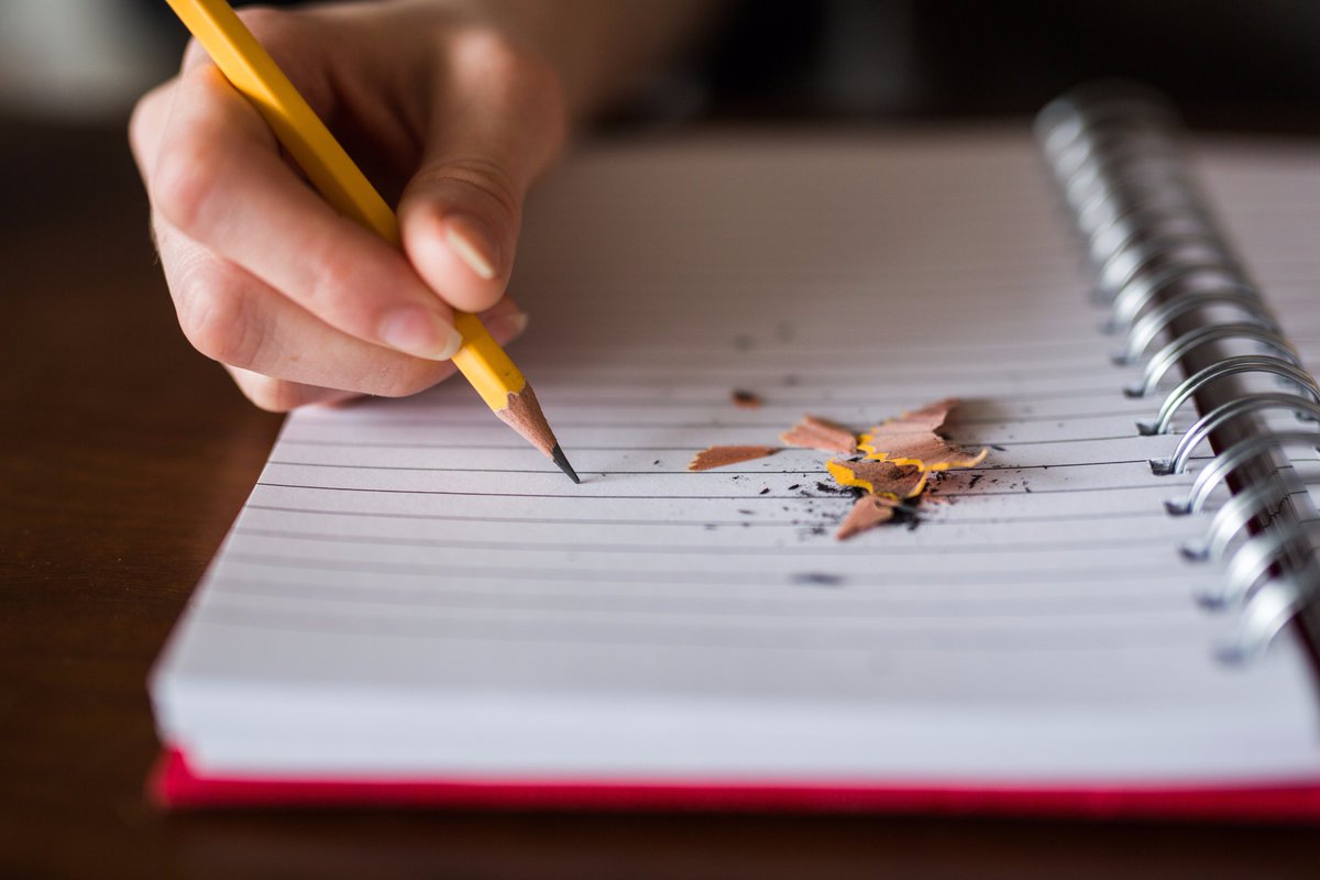 "A un certo punto mi hanno convinta di essere io l'errore, quella sbagliata. Ma da quando sono qui ho capito che non è così. Io, sono la versione migliore di me". R., 13 anni, ospite della nostra comunità per minori di #Somasca. 
#milano #milan #solidarietà #help #children #kids