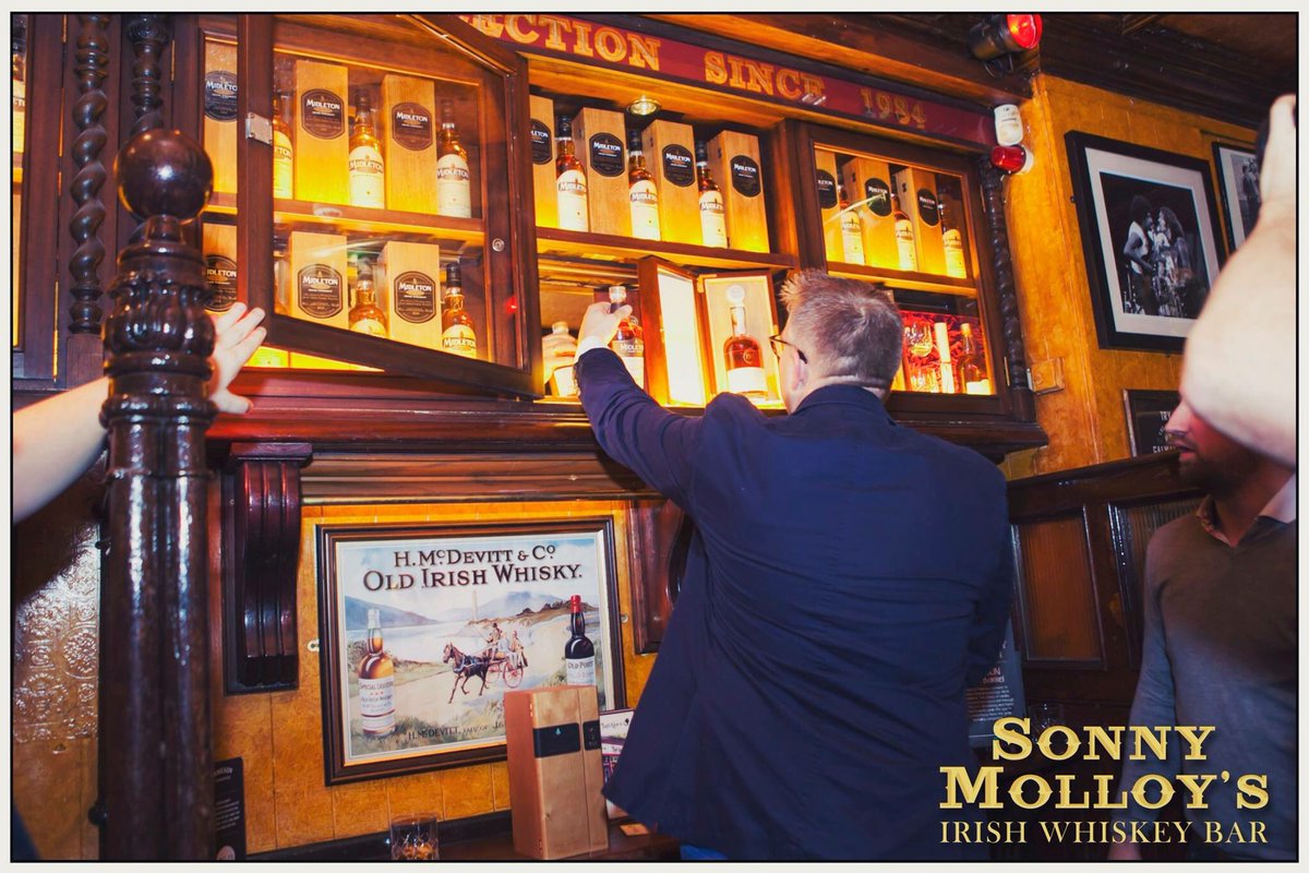 A night never to forget in #SonnyMolloys #Galway.. tasting the @midletonvrare 2017 with Master Distiller Brian Nation. #Whiskey #IrishWhiskey