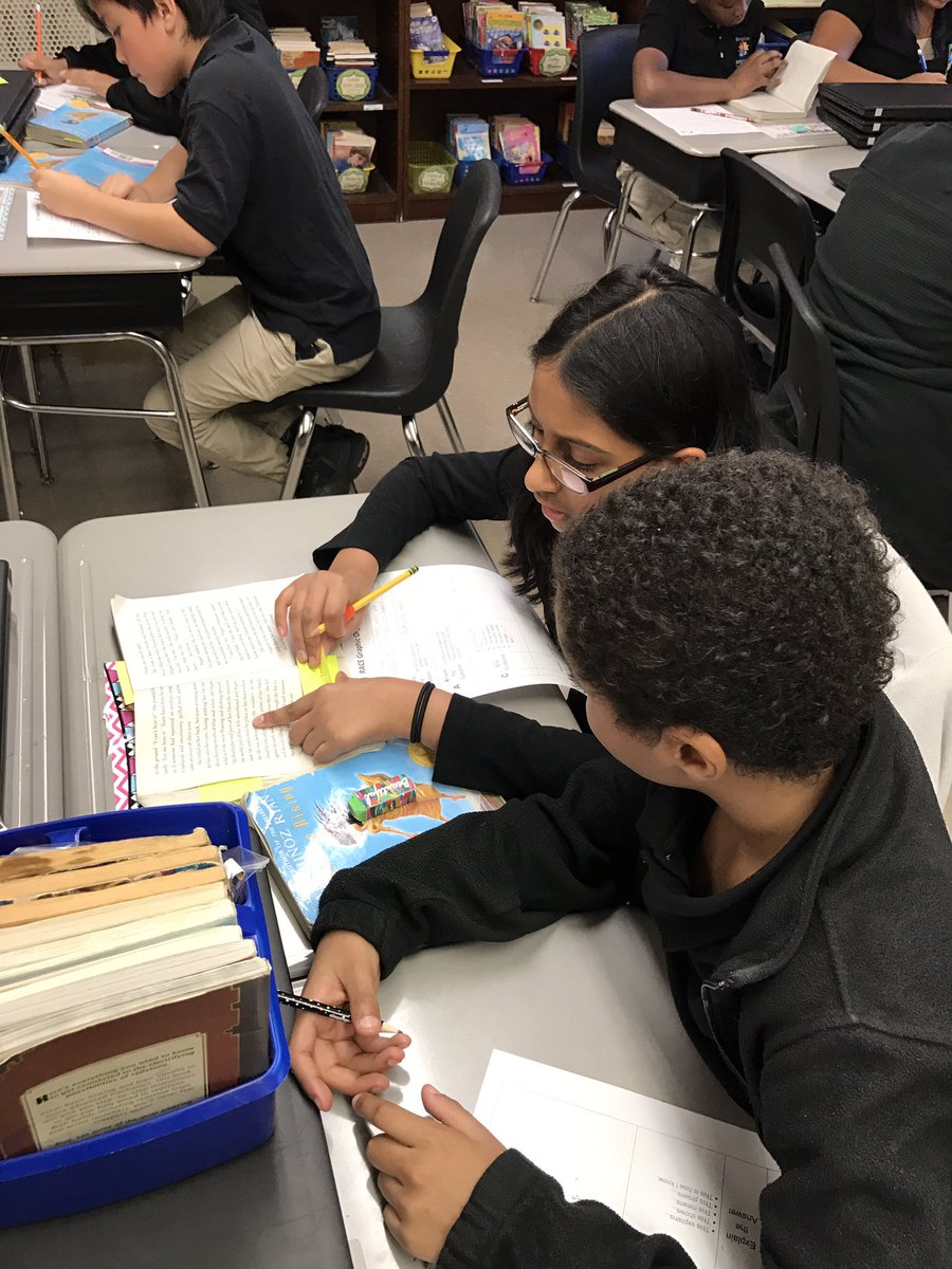 kzotti535's tweet photo. Using R.A.C.E. to answer text dependent questions from Esperanza Rising! #findevidence #literacy @PamMunozRyan @BSTEMhartford @hps_PK12Lit @lmrw1025 https://t.co/F1TU9U13qG