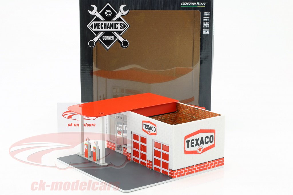 CkModelcars's tweet photo. #vintage #Tankstelle #Gulf Oil / #weekend #workshop #STP / Vintage #Tankstop #Texaco by #Greenlight Mechanic's corner series I im Maßstab / scale 1:64 new in stock / neu im Shop go to / hier klicken https://t.co/CKLiiQhKA3 https://t.co/UKCHjCw5GU