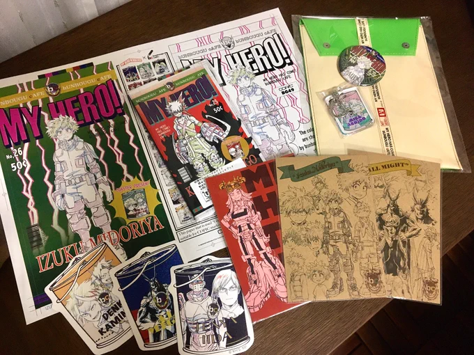 戦利品!!圧倒的な紙率?✨紙製品が好きなのです…封筒とマグもまだちょっと欲しいなって揺れている…もっとポストカードも買えばよかった(色が少ない!w)梱包時に貼ってもらったマステはミニスケッチブック?に貼って保存しました✨可愛い…可愛い…???? 