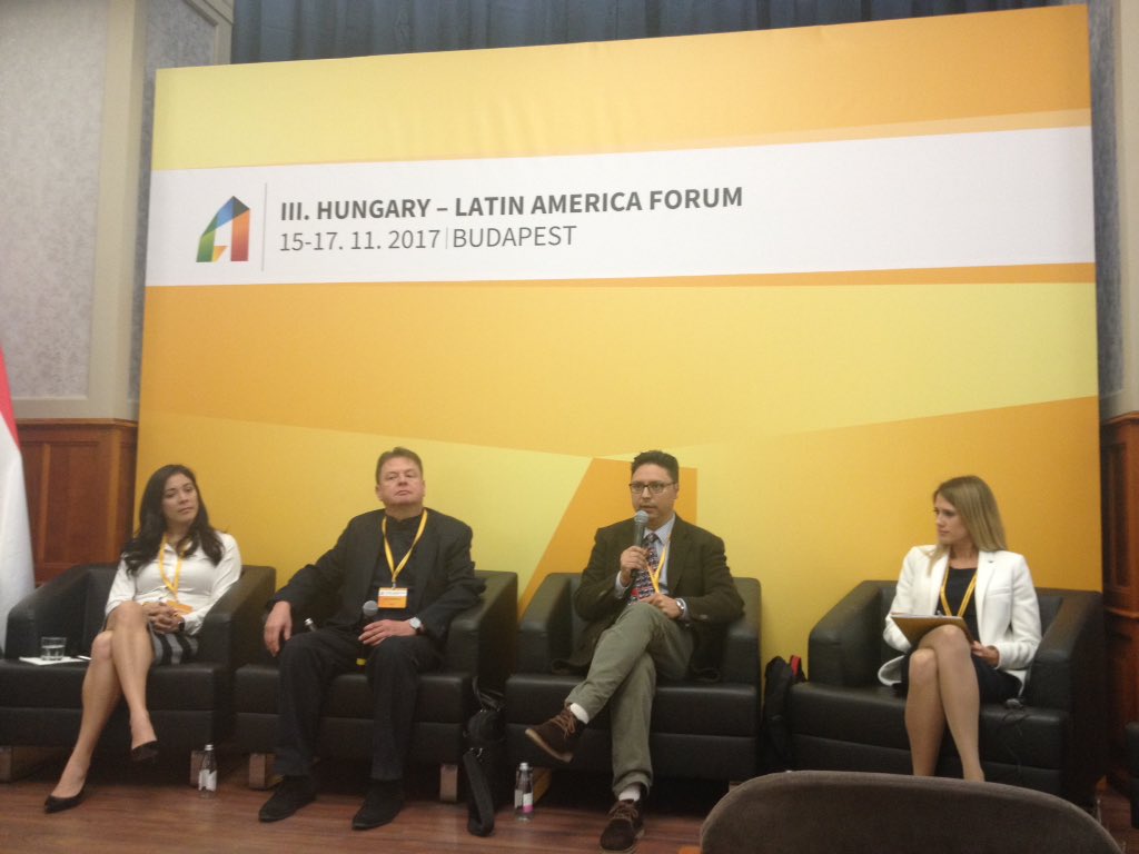 EmbaMexHungria's tweet photo. #JoaquínBarroso az @UNAM_MX kutatója panelrésztvevő a @lafbudapest2017 III. Magyarország-Latin-Amerika Fórumon Budapesten. @ProMexico #LAFIII @SRE_mx @AMEXCID https://t.co/Lemm3XZ0X6