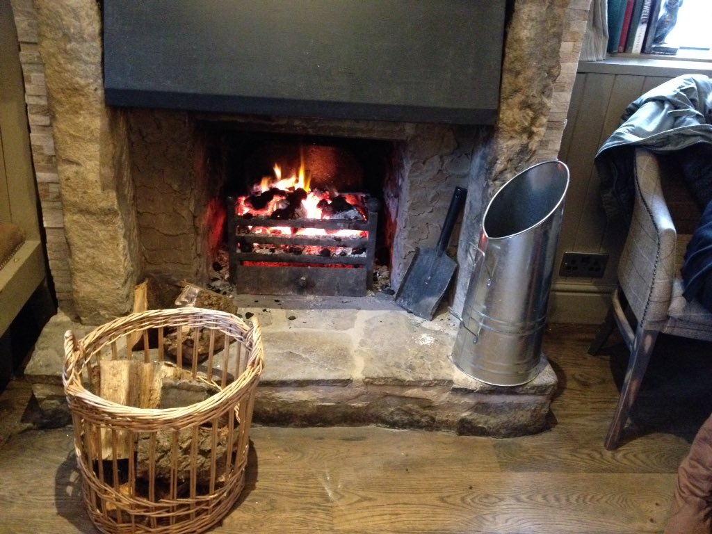 COwines's tweet photo. Big thank you to Mike and the team @ButlersArms for a fab lunch and roaring fire! #cosypub #festivepub https://t.co/YJQ0h5BtsP