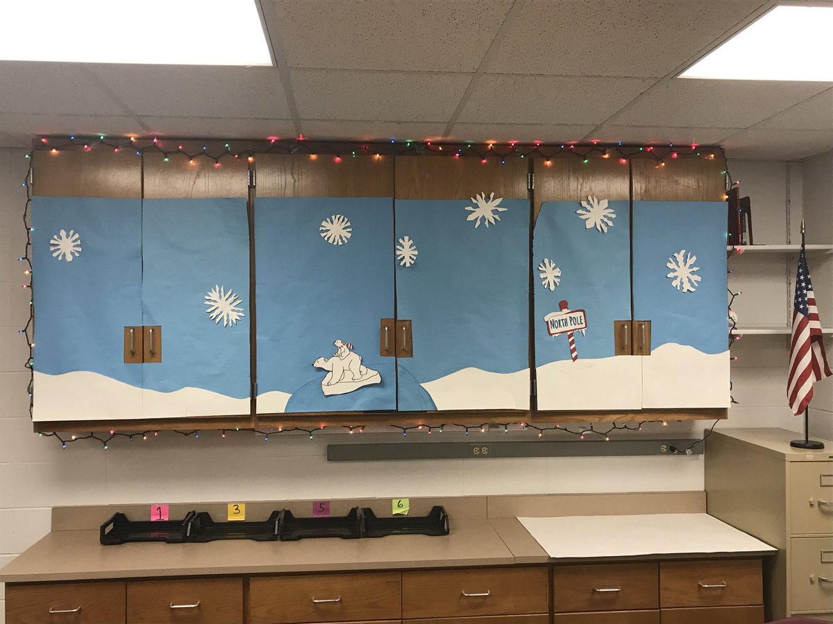 Mr_AckermanSL's tweet photo. Thankful for students who help me look creative. Big thanks to Kendyl, Katelyn, Emma, and Hallie! https://t.co/ZXZ5O5D6OB