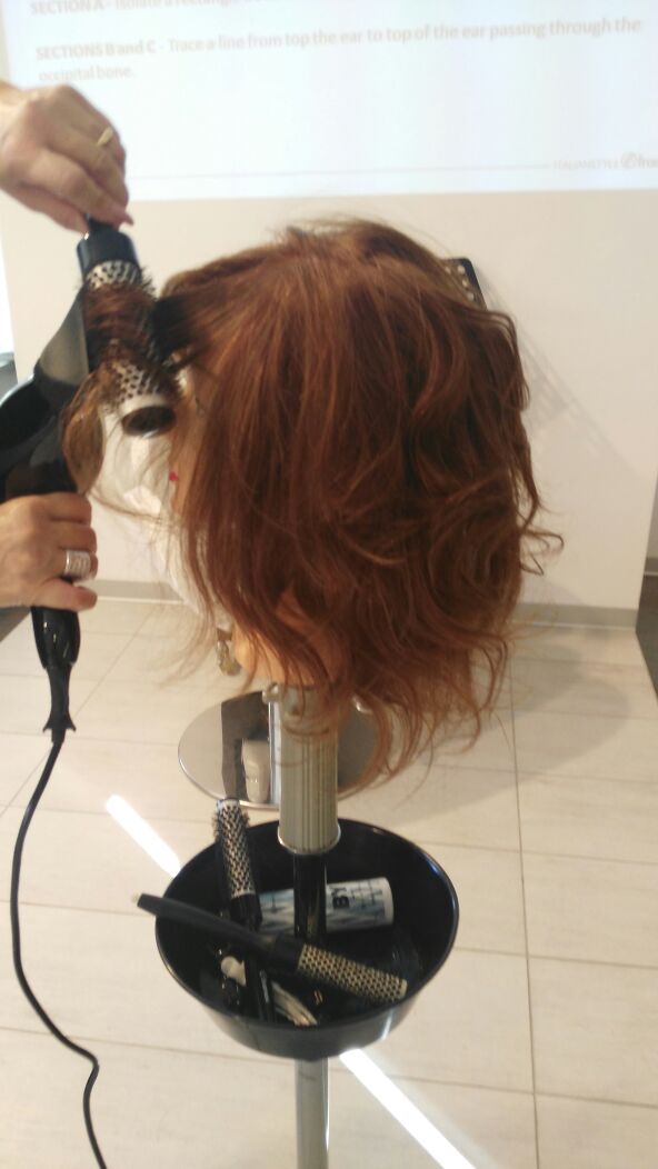 FramesiPK's tweet photo. Our experts learned the Italian cut from Framesi's new fall winter collection 2017/18
#FramesiProsInItaly https://t.co/lgBPZj1cJ1