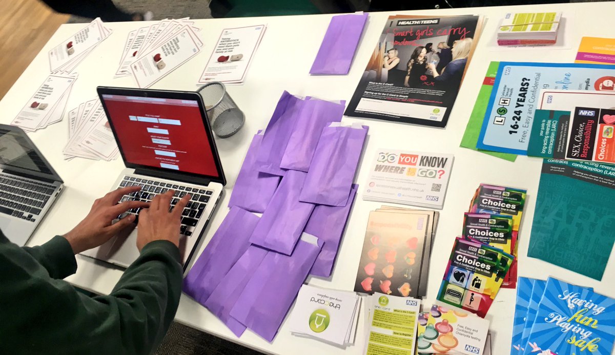 LeicesterPharm's tweet photo. Great day of campaigning for #WAAW17 #AntibioticResistance #AntibioticGuardian 💊⚔🛡 https://t.co/yI3sfTf48e