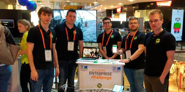 fundacionTef's tweet photo. En @thinkbigjovenes nos hablan sobre algunos de los proyectos que estarán en el #DemoDayTB el próximo 27 de noviembre: @legioagro, HiBed, @bauspace y @makeronilabs https://t.co/RwxR3DlhfJ https://t.co/I2VRuVeePq