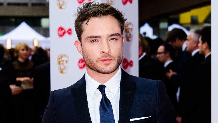 WojtekKardys's tweet image. Już trzecia kobieta w ciągu 5 dni oskarża o molestowanie seksualne (i tu chodzi o próbę gwałtu, dwie wcześniejsze oskarżają go właśnie o gwałt) Eda Westwick, gwiazdę serialu #Plotkara. 

Nie rozumiem tego typa. Nie wystarczyło się zalogować na Tinderze?