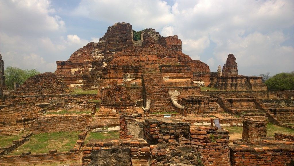 Visita los Templos de #Ayutthaya y crucero fluvial desde #Bangkok. 🙏 ow.ly/uOjo30gkR8k