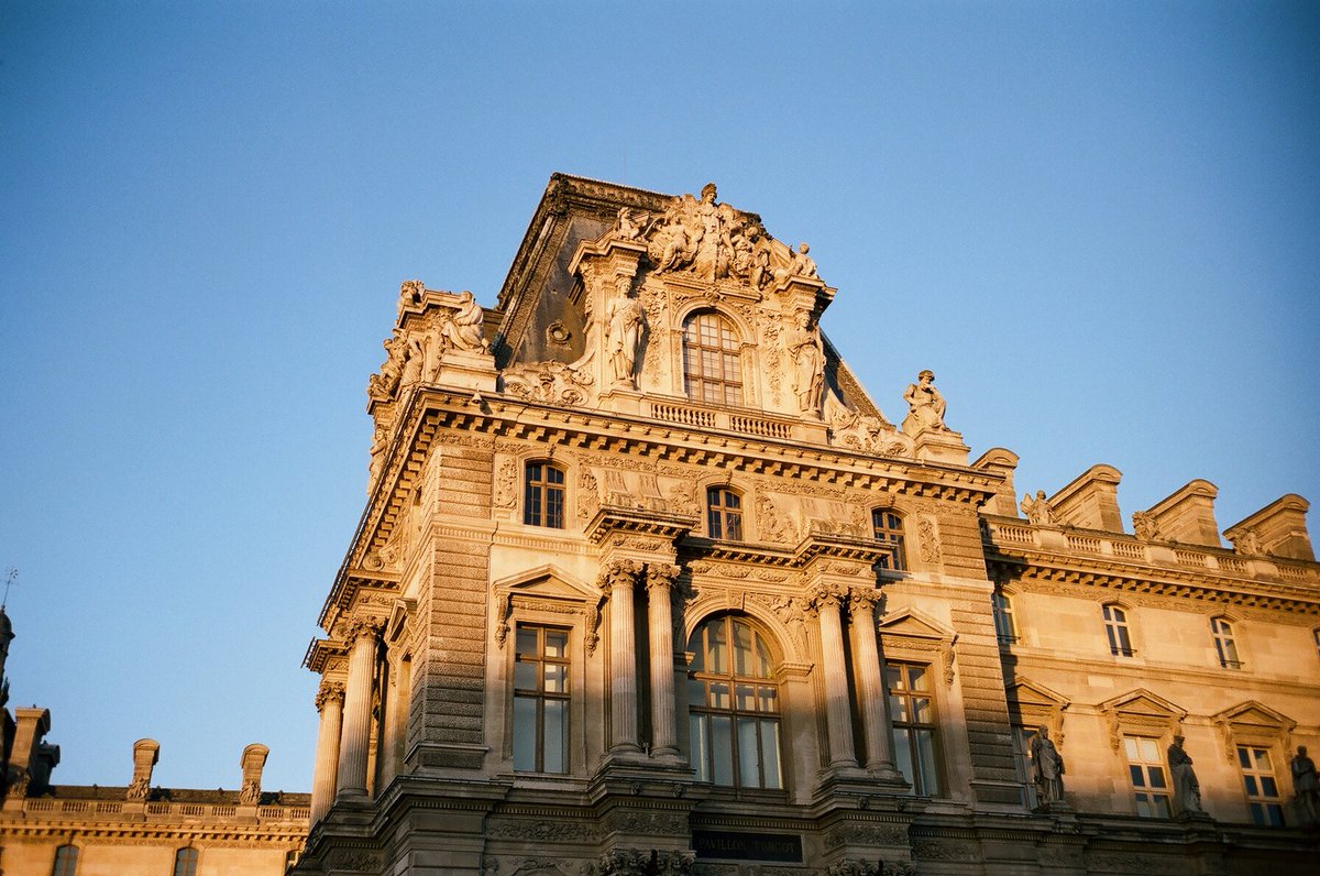 Evening light at the Louvre. Paris, 2017. #ransomltd