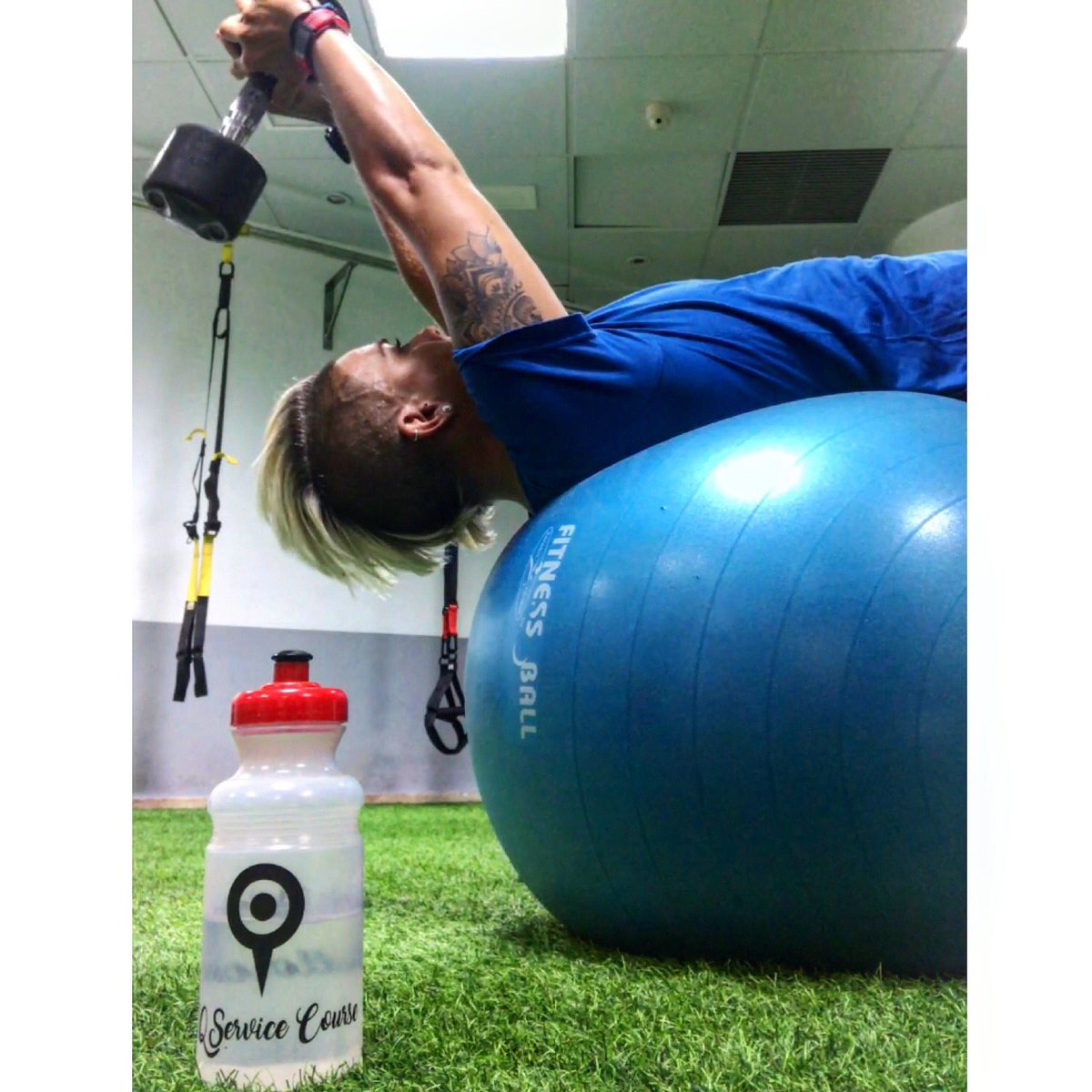 OttilieQ's tweet photo. Trying to get rid of the Dinner Lady's arms...#BingoWings #OQTrainFast #OQCoreBlimey™ #OQRideFast #gym #stretch #core #training #ink #tattoo #cycling #cyclist #Mallorca #OQServiceCourse https://t.co/IjDzjE0tif