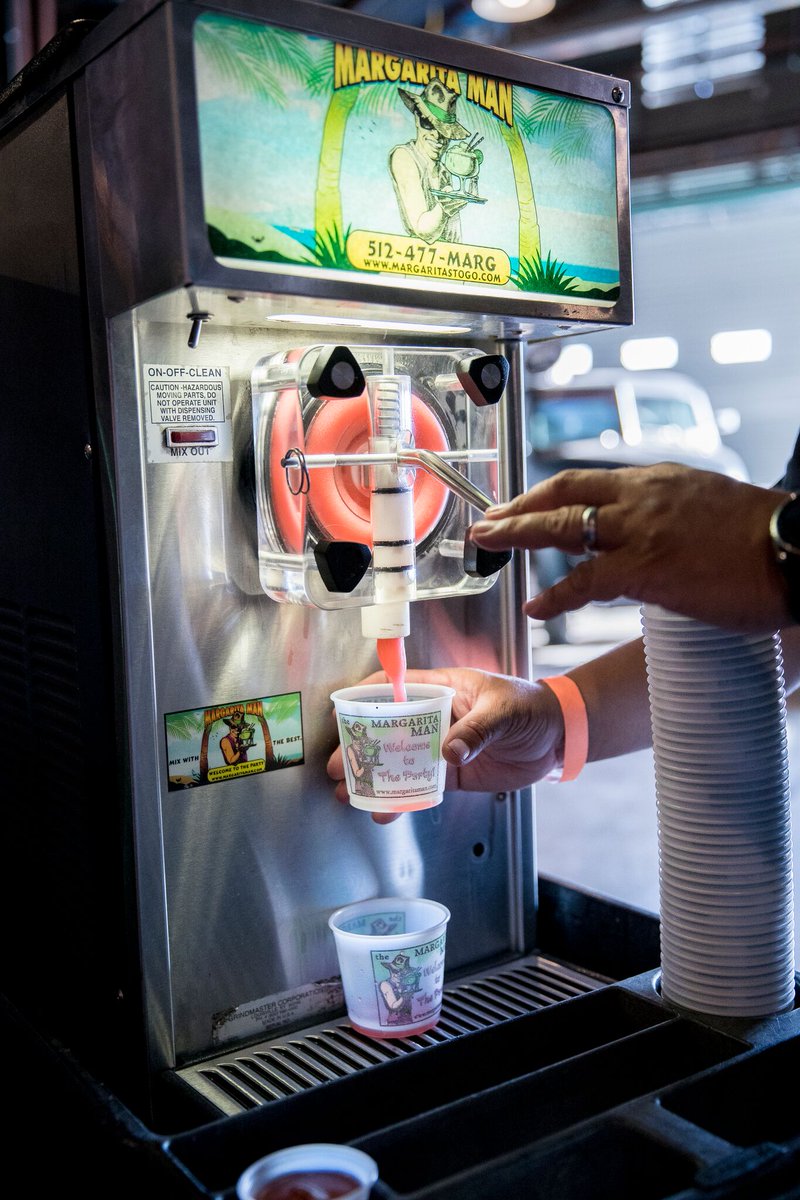 We love water. 
Especially frozen into ice cubes. 
Blended with tequila. 
We love margaritas.
#spiritsofmexico