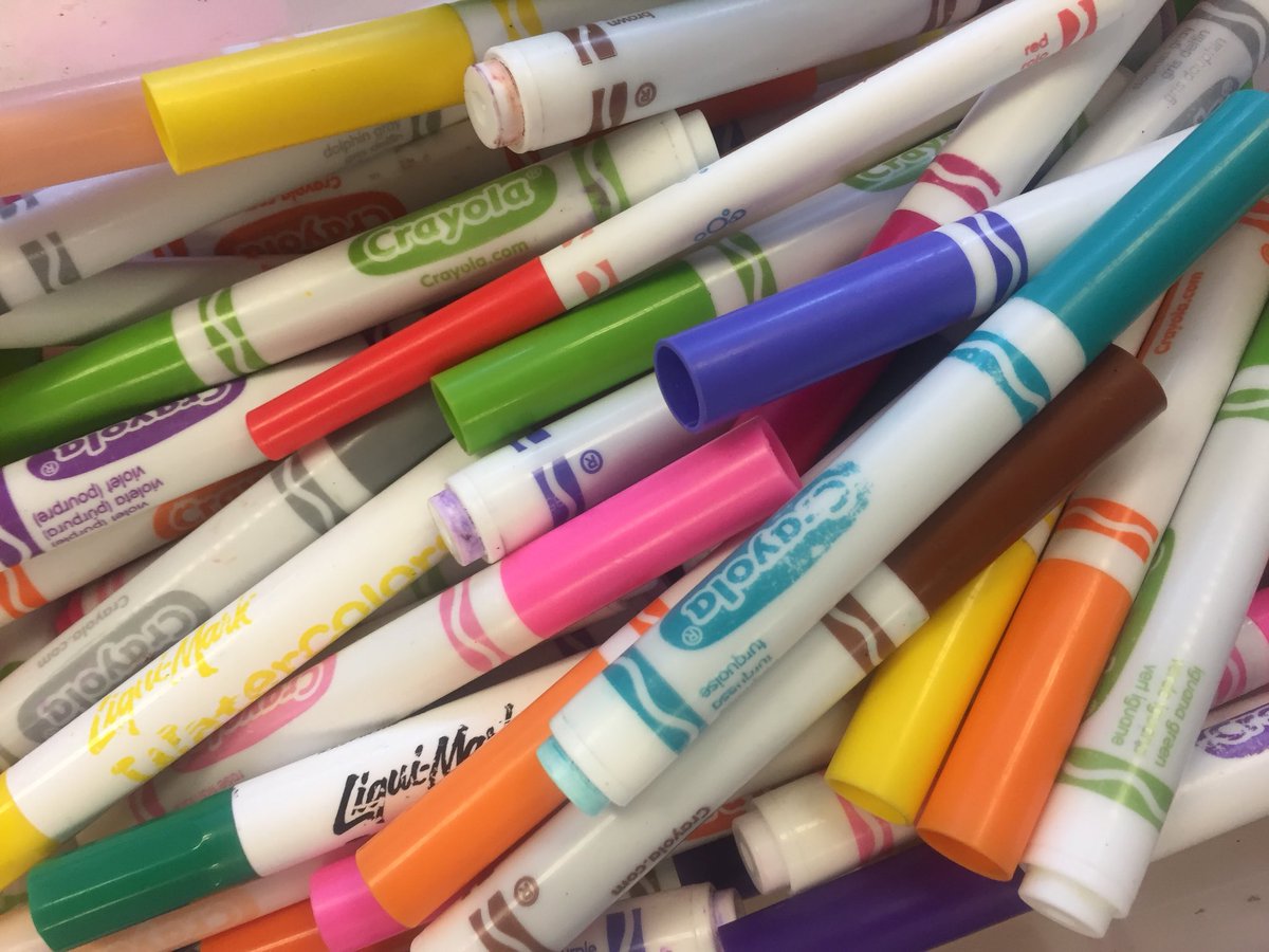 Sayers_ELA's tweet photo. What does your marker color choice say about you? And then, what does it mean to work together in a group? Circle conversations leading to small group projects @fa1_smcps . https://t.co/OAJQ99A3TH