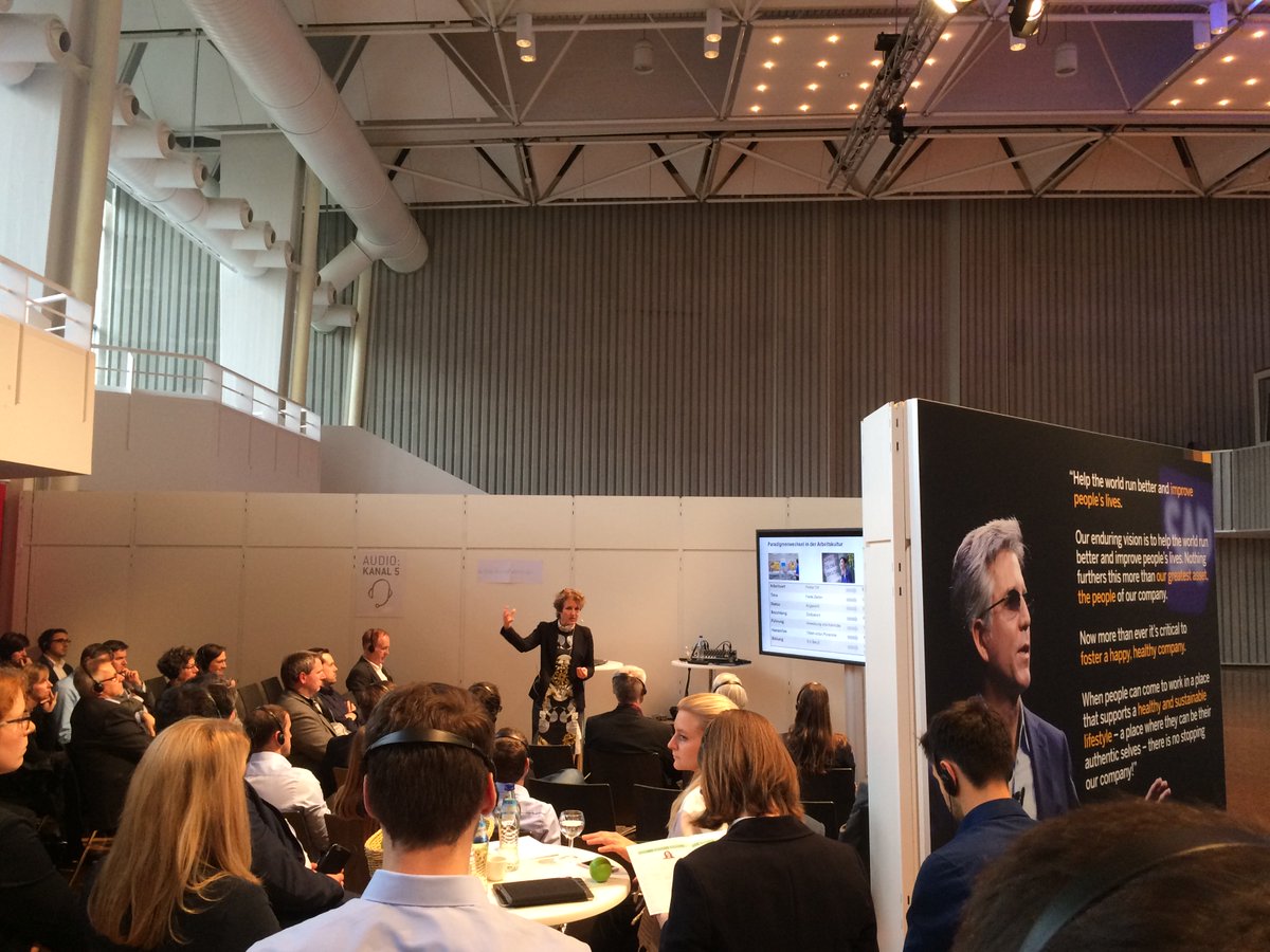 NLotzmann's tweet image. Today at HR Forum Ulm Germany #hrf17 I was very excited to support the launch #SAPWork-Life Managing Happiness to help you champion a happy and healthy workplace. Healthier employees are an important key to success 😍 bit.ly/2yHGb6F #LifeAtSAP #SAPHR #HR