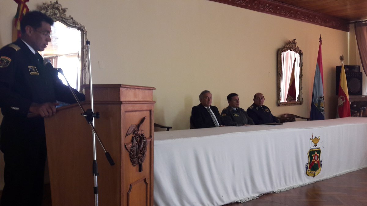 Eaen15's tweet photo. Hoy se firmó el Convenio Académico entre la Universidad San Francisco de Asís y la Escuela de Altos Estudios Nacionales https://t.co/PzblOXO4Mm