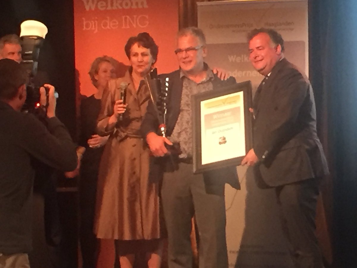 OPHaaglanden's tweet photo. Wij feliciteren Jan Duijndam van @HoeveBiesland winnaar #OndernemersprijsHaaglanden 👍🎉#oph18 https://t.co/k2NTSpndT2