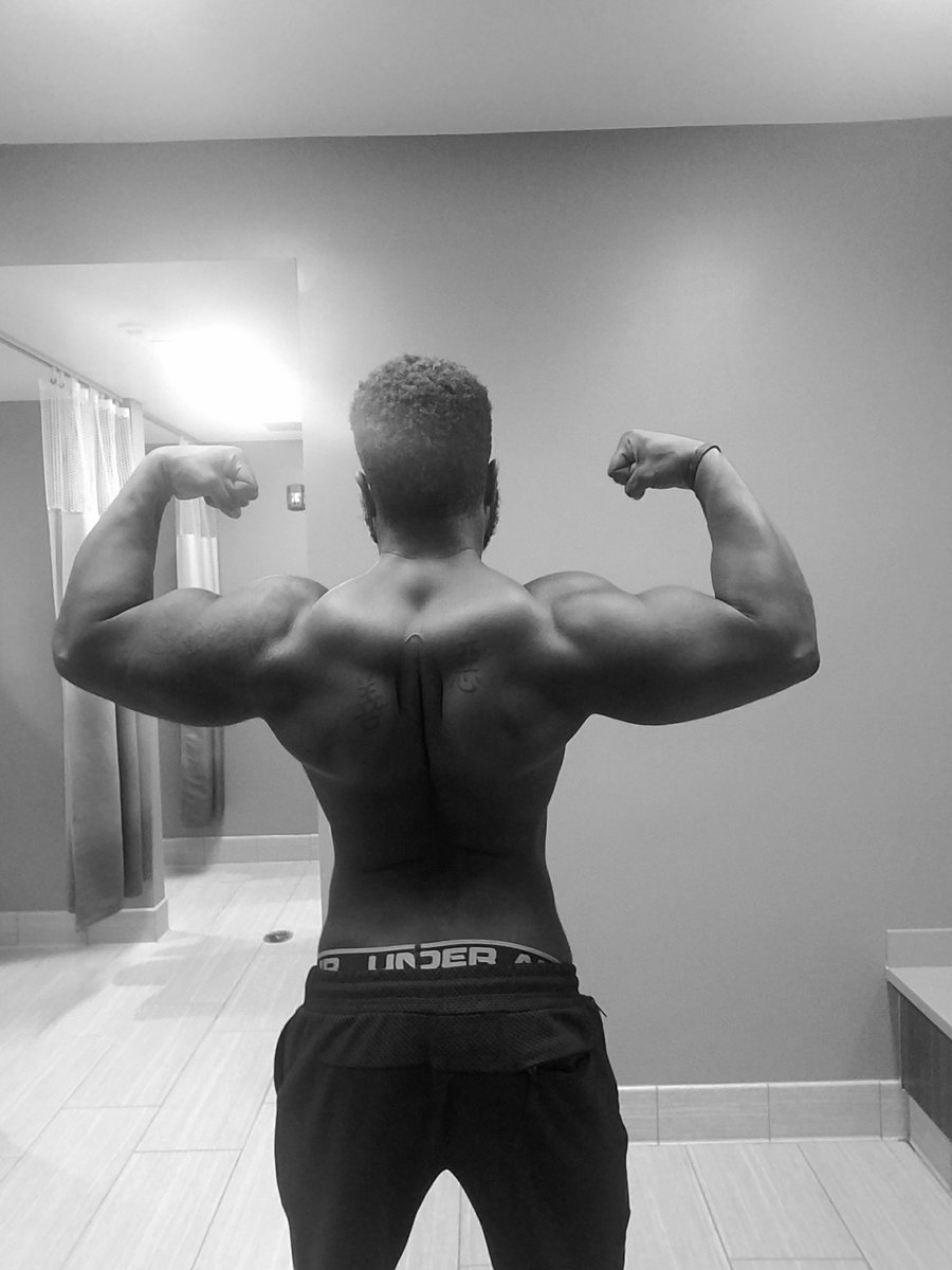 iAmDieselGod's tweet photo. Turning myself into a work of art....#BlackAndWhite #Bodybuilding #Bodysculpting #DieselSeason #DieselGod #Swolfie #SwoleSquad #Fitspo #FitLife #FitnessMotivation #EbonyAesthetics #EbonyFitness #EbonyFitFreaks #FlexTillYoureFamous #GettinItIn #BodybuildingMotivation https://t.co/4Ze4J2Ho6Z