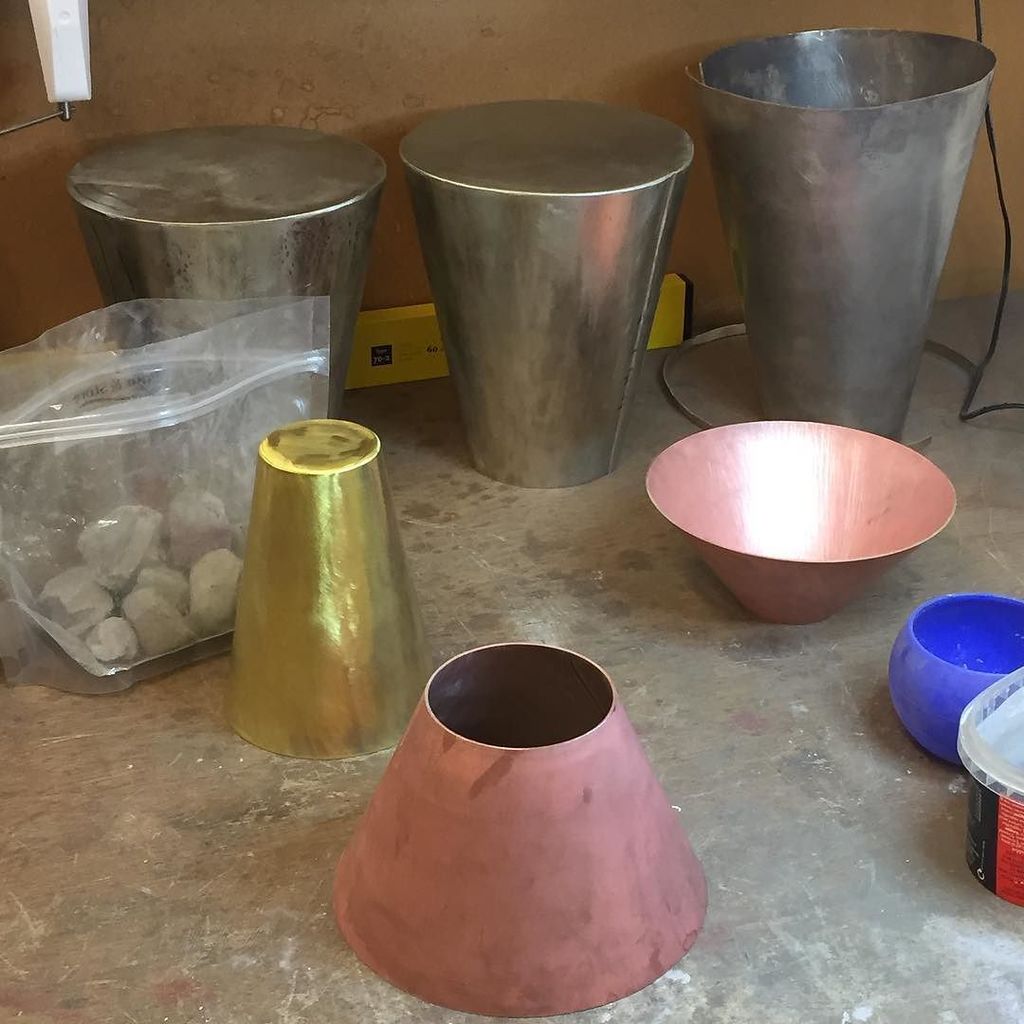 JulietteBigley's tweet photo. Shapes coming together #newwork #watchthisspace #metal #sculpture #table #tablescape #installation #installationar… https://t.co/x2dc4TY1mN https://t.co/mLiDbMgwmp