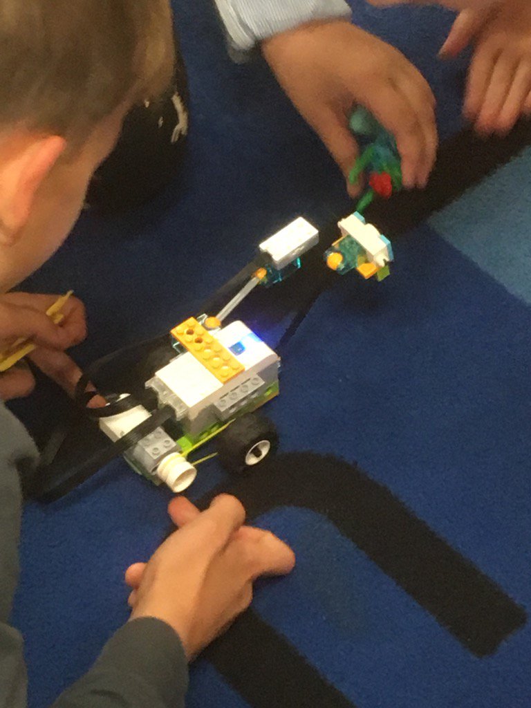 Creating, collaborating, coding....an afternoon of Lego League Fun!  #aquaadventures #afterschoolfun