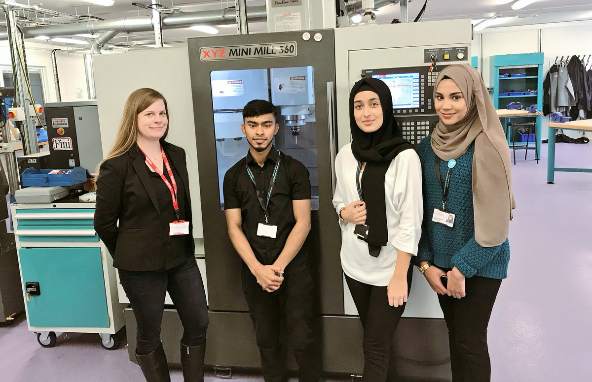 LDE_iguru's tweet photo. What a great tour of our UTC given to @mercedes_adams from @NetApp by our amazing students. Looking forward to working with you on #DCLearning, #EPQs and learning more about #datadriven #datavisionary concepts here @LDEUTC @CioLdeUtc https://t.co/0KWG0yKoz3