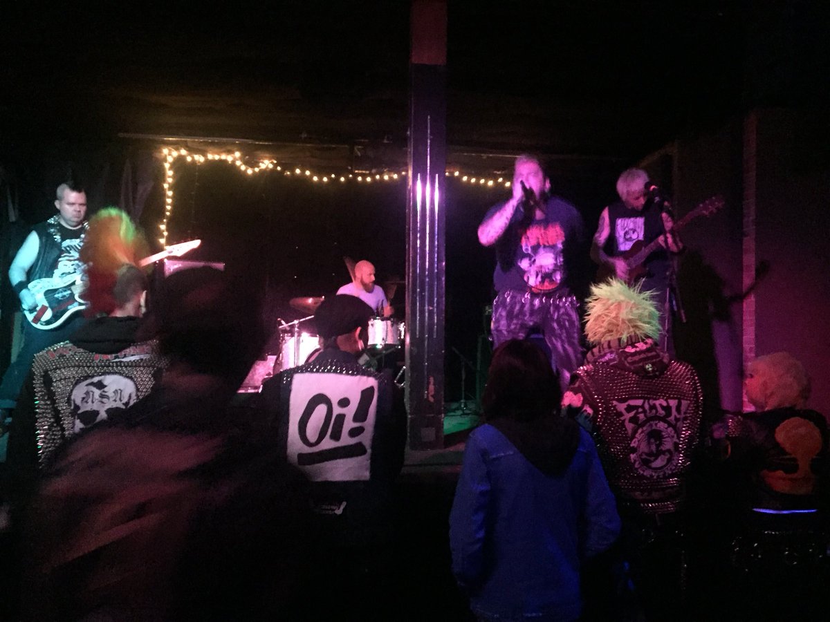 Persecuted82's tweet image. 