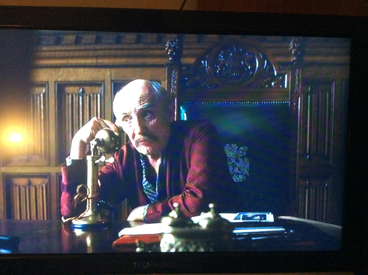 Great to see The Mayor’s Parlour with Rochdale coat of arms masquerading as Birmingham on Peaky Blinders #rochdaletownhall #greatfilmlocation @RochdaleCouncil