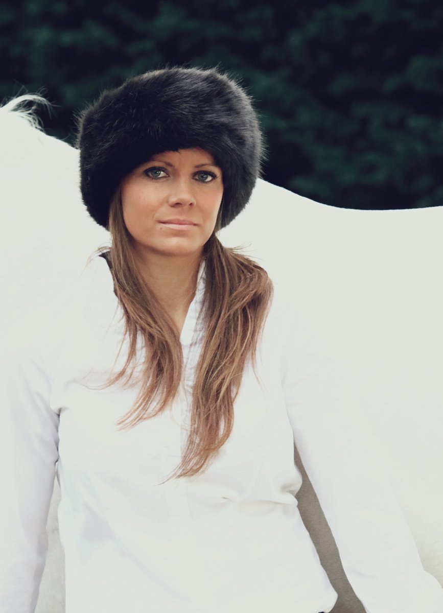 How stunning does Rosie look in our charcoal and velvet faux fur head warmer worn reversed so stylish and cosy x