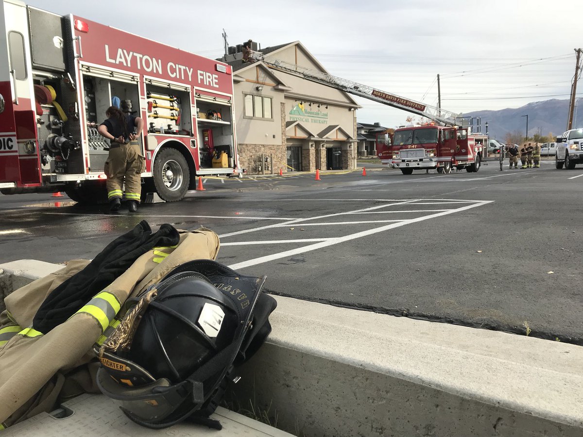 MorganSaxtonTV's tweet photo. #LaytonFire: Road reopen. Crews cleaning up. $250K in damage. Businesses could shut down for ‘weeks’, according to officials. https://t.co/p0Xpdlhql6