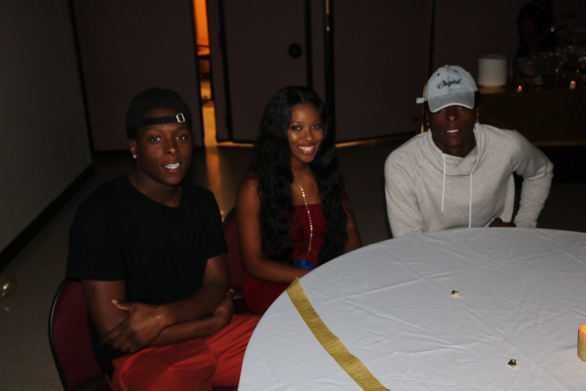 Fmu2020's tweet photo. Last Nights Dinner Date Food: (Shrimp, Chicken or Veggie Alfredo Pasto)

Decorations Sponsored by: @iam_jmoneyy 
Decoration Setup By: The Sophomore Class 
Thank You To all who showed out and help support the Sophomore Class once again. https://t.co/5VJ3xttC7N