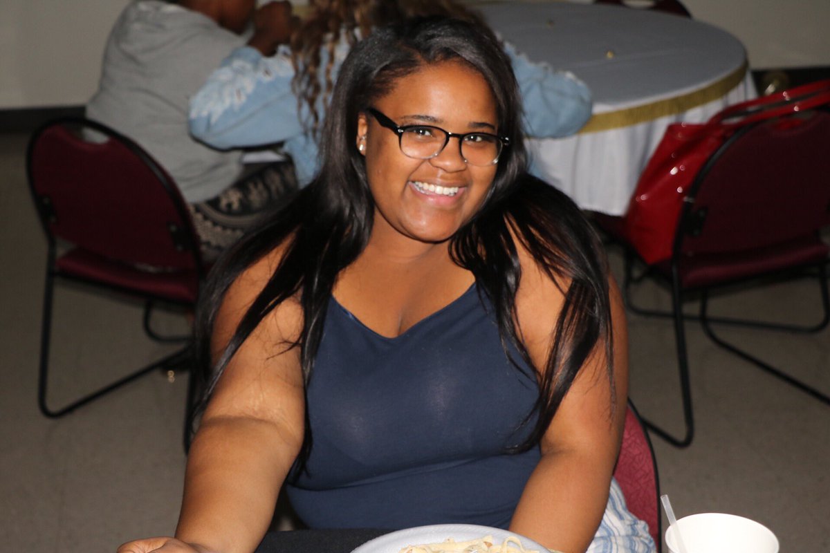 Fmu2020's tweet photo. Last Nights Dinner Date Food: (Shrimp, Chicken or Veggie Alfredo Pasto)

Decorations Sponsored by: @iam_jmoneyy 
Decoration Setup By: The Sophomore Class 
Thank You To all who showed out and help support the Sophomore Class once again. https://t.co/5VJ3xttC7N