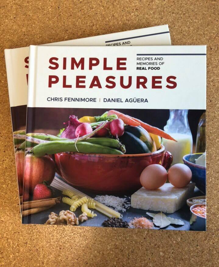 stlynnspress's tweet photo. Advanced copies of #SimplePleasures are here! Pre-order yours today: https://t.co/pueZwBZy49 #realfood #foodmemories https://t.co/pVuU04clDF