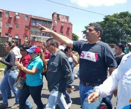 rccaroni's tweet photo. Candidato @OviedoPSUV #15Nov Hora: 6:00pm Conversatorio con la dirigencia politica de la Parroquia Universidad #Caroni ; Inces Alta vista https://t.co/rPsR1jZgwb