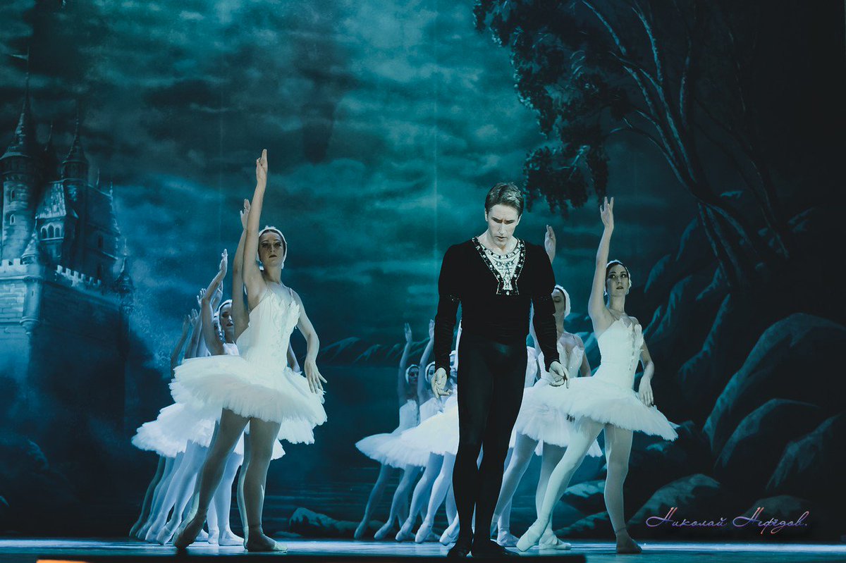 akbash60's tweet image. 30.10.2017.Ульяновск Большой зал Ленинского мемориала.#Лебединоеозеро.