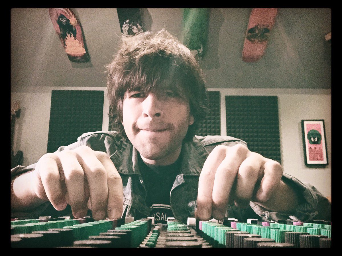 henrymsb's tweet photo. Candid photo. #studio #knobs #faders #ihadnoidea #whotookthat #toft #recording #mixing #producerguy #shakabrah https://t.co/BZwuktSX7E