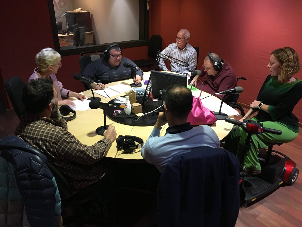 radiomollet963's tweet photo. Escolta el podcast del programa Barreres fora! coordinat per la associació ADIMO @Adimo_org  #RàdioMollet https://t.co/HspLYMn4Sc #Mollet https://t.co/41APUfQB81